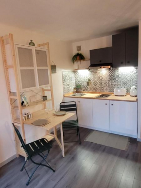 Appart cocooning proche centre avec Parking, climatisation